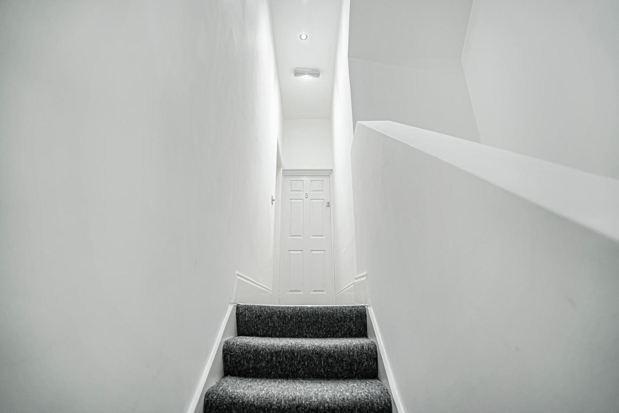 Modern Apartments London With Free Wifi Экстерьер фото